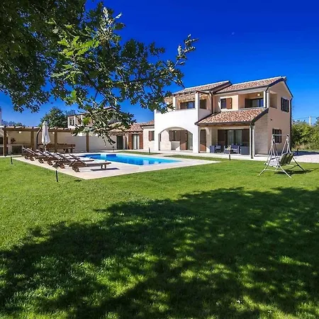 Genia 2 Holiday home Baderna