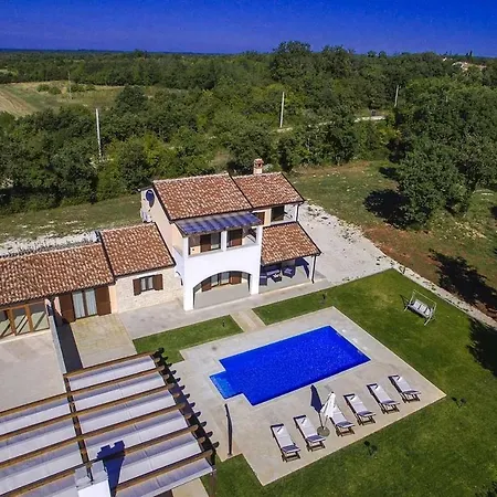 Genia 2 Holiday home *
