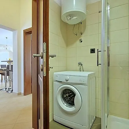 Genia 2 Holiday home Baderna