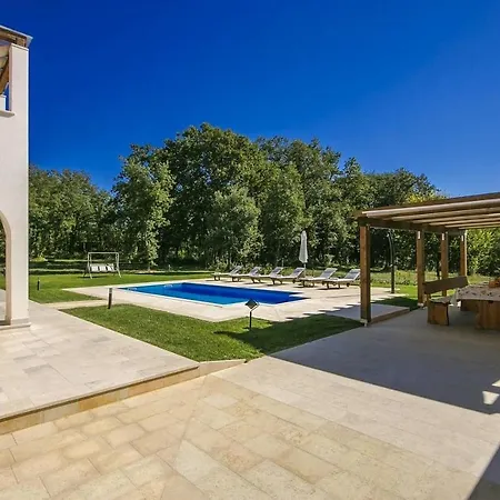 Holiday home Genia 2