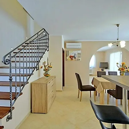 Holiday home Genia 2