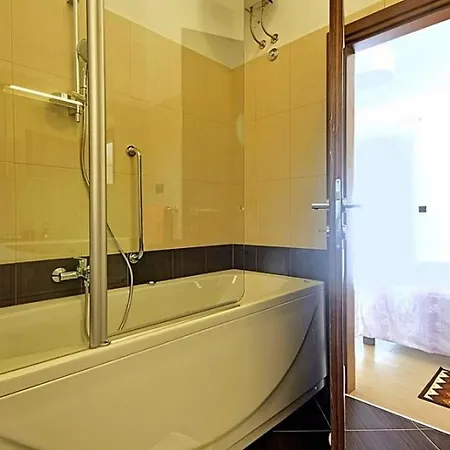 Genia 2 Holiday home Baderna