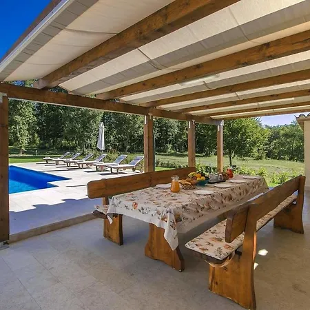 Genia 2 Holiday home *